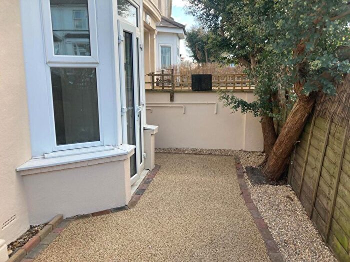 1 Bedroom Flat To Rent In Norwich Avenue, Bouremouth, BH2
