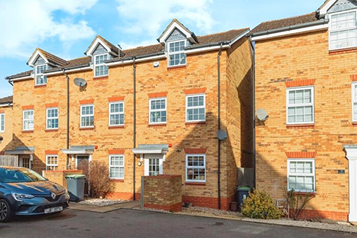 3 Bedroom End Of Terrace House For Sale In Chancellors, Arlesey, SG15