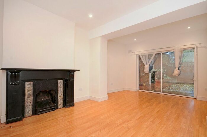 1 Bedroom Flat To Rent In Mount Avenue, London, W5