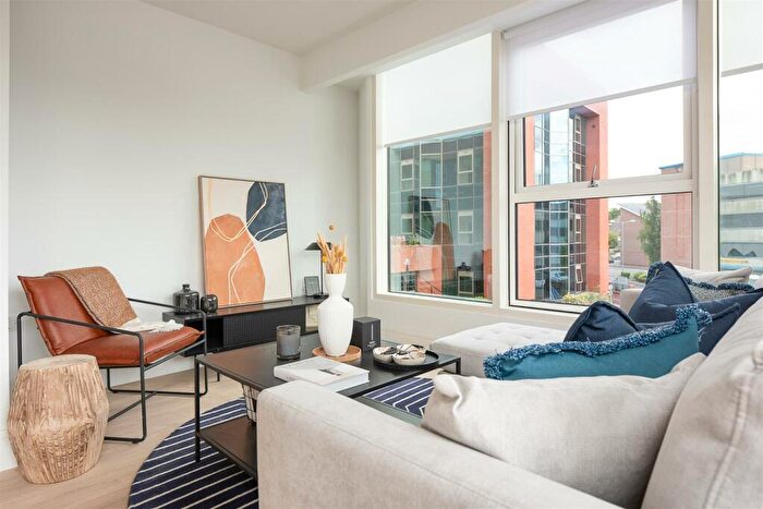 1 Bedroom Flat To Rent In Virginia House, Walton Street, Aylesbury, HP21