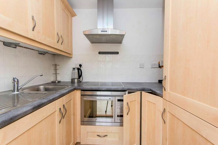 1 Bedroom Flat To Rent In Sinclair Gardens, Brook Green, London, W14