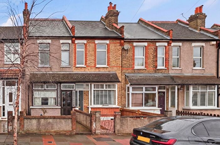 2 Bedroom Property For Sale In Marlow Road, Anerley, London, SE20