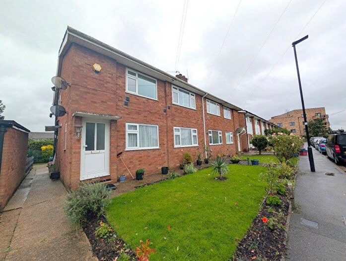 2 Bedroom Maisonette To Rent In Marriott Close, Bedfont, TW14