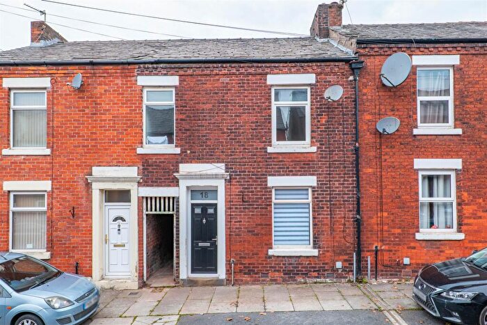3 Bedroom Terraced House For Sale In Railway Street, Leyland, PR25