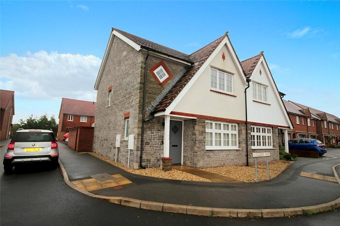 3 Bedroom Semi-Detached House To Rent In Kingdon Way, Holsworthy, EX22