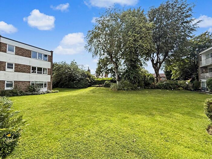 2 Bedroom Flat For Sale In Butterstile Lane, Prestwich, M25