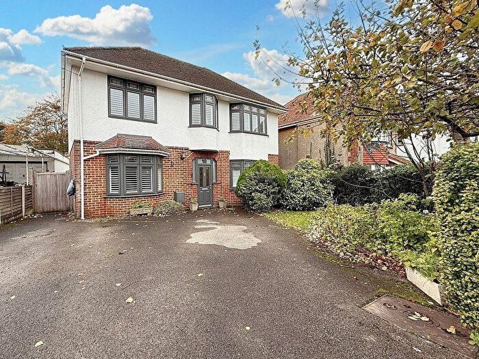 4 Bedroom Detached House For Sale In Gorsehill Road, Oakdale, Poole, BH15