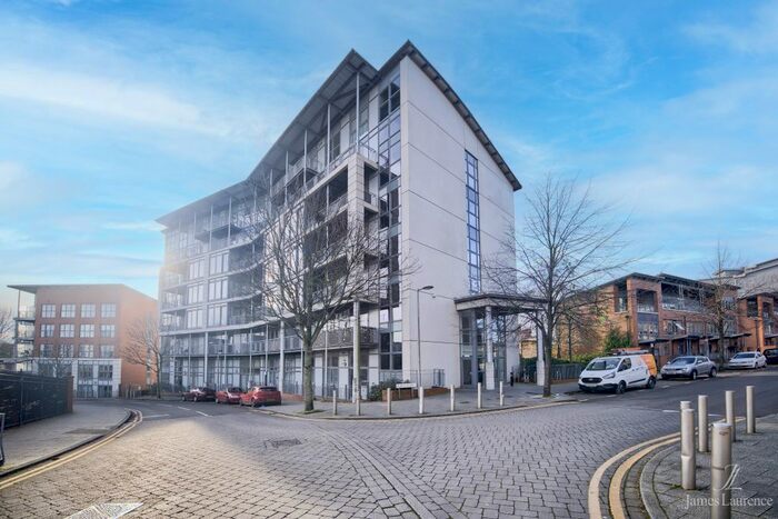 1 Bedroom Flat To Rent In Longleat Avenue, Park Central, Birmingham City Centre, B15