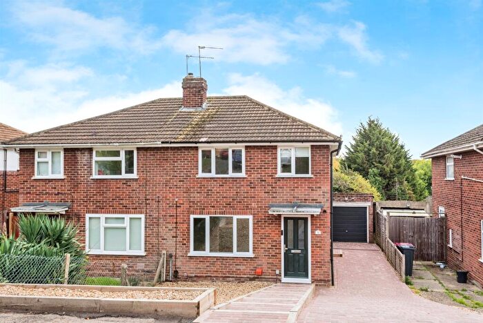 3 Bedroom Semi-Detached House For Sale In Birdhill Avenue, Reading, RG2