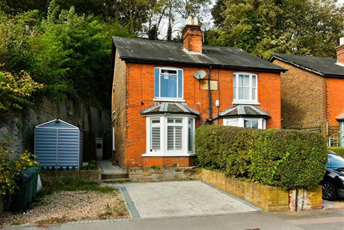 1 Bedroom Maisonette For Sale In Garlands Road, Redhill, RH1