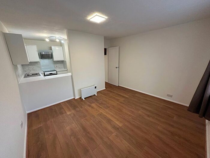2 Bedroom Flat To Rent In Whelan Court, Worton Road, Isleworth, TW7