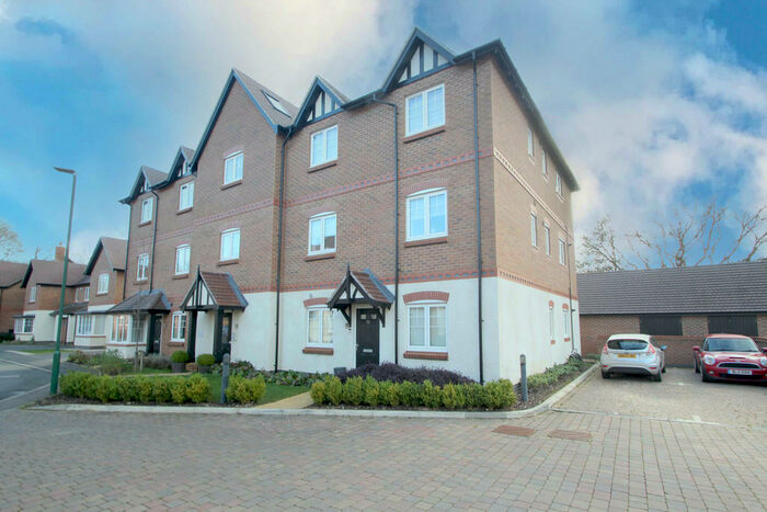 1 Bedroom Apartment To Rent In Bedrom Apartment-Balsall Common, CV7