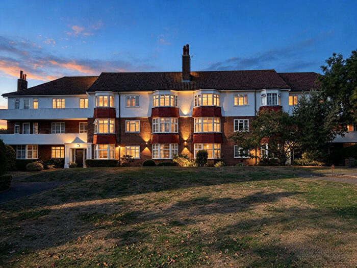 2 Bedroom Apartment To Rent In Addiscombe Road, Croydon, CR0