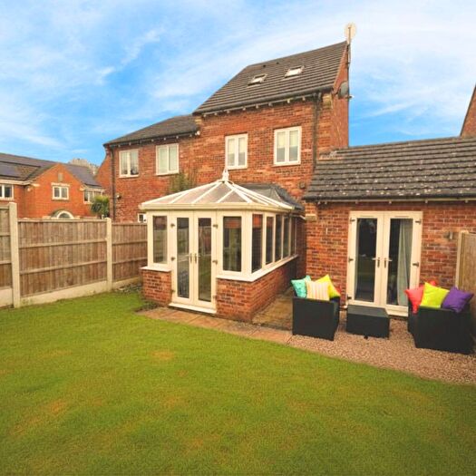 3 Bedroom Semi-Detached House For Sale In Burleigh Rise, Tuxford, Newark, NG22