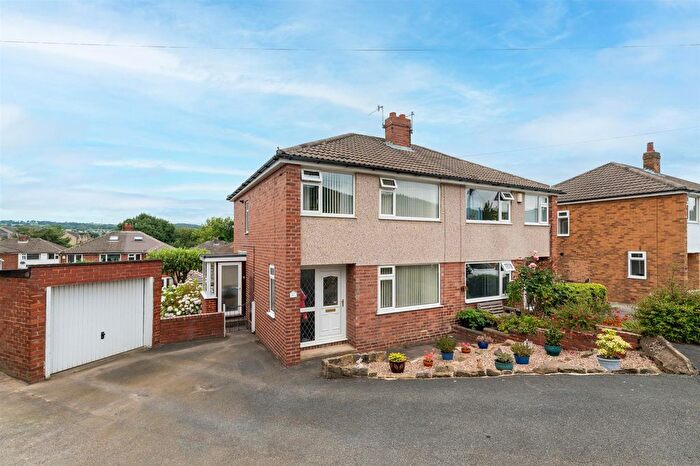 3 Bedroom Semi-Detached House For Sale In St. Clair Road, Otley, LS21