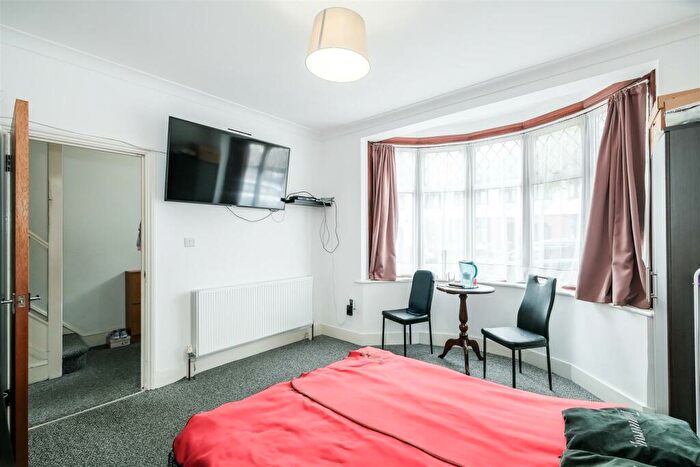 3 Bedroom Terraced House For Sale In Wadham Avenue, Walthamstow, E17