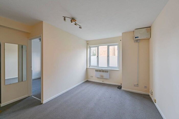 1 Bedroom Flat To Rent In Ludford Close, Croydon, CR0