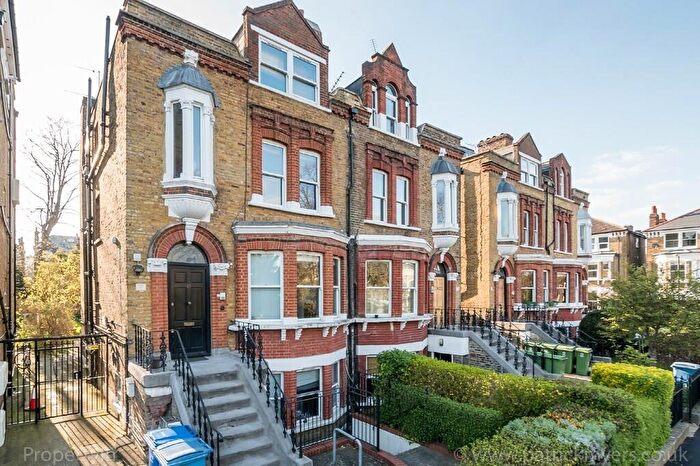 Flat To Rent In The Gardens Dulwich, SE22