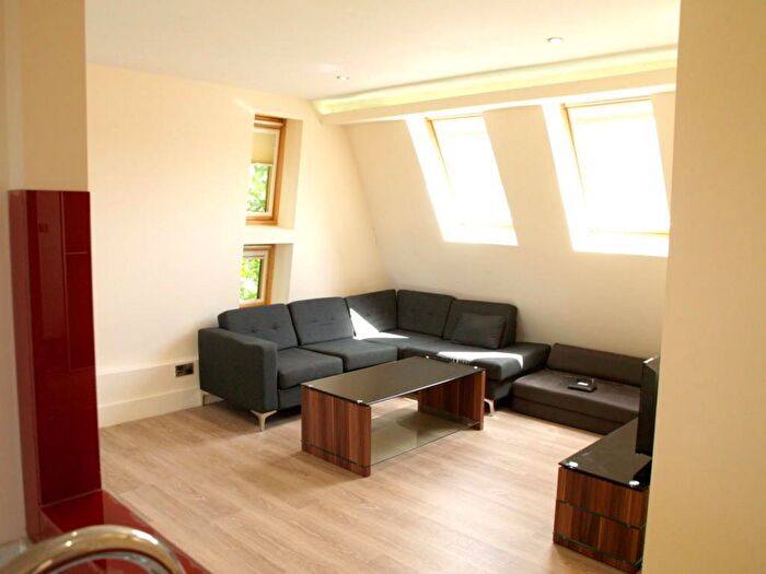 3 Bedroom Terraced House To Rent In Abbotsbury Road, London, SM4