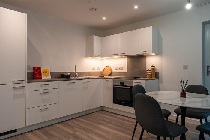 2 Bedroom Flat To Rent In Flat, Marina Place, Birmingham, B16