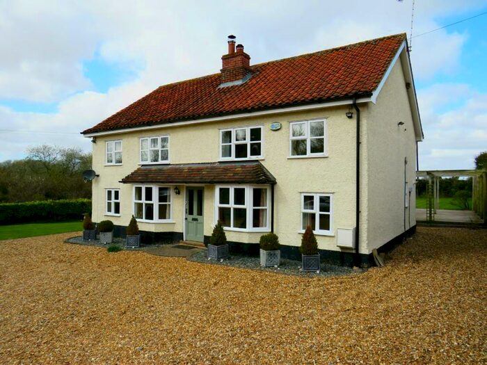 4 Bedroom Character Property To Rent In The Drove, Saham Hills, Watton, IP25