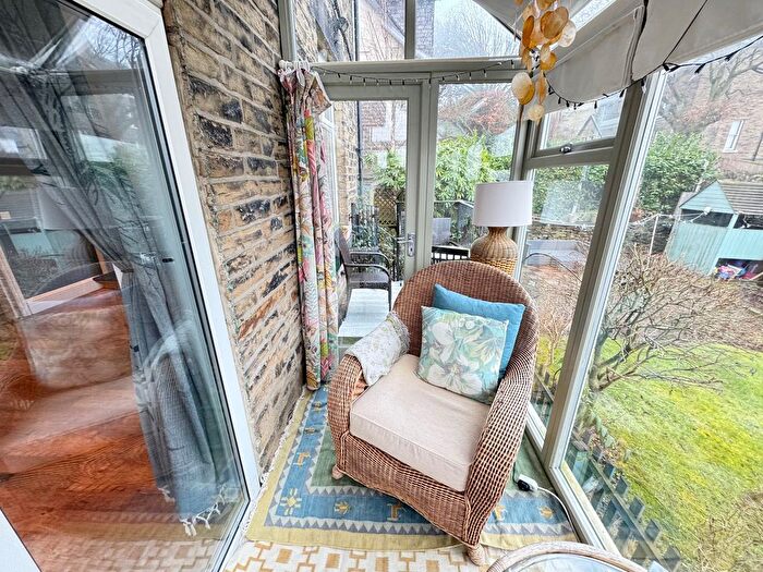 2 Bedroom Flat For Sale In Dallam Road, Shipley, West Yorkshire, BD18