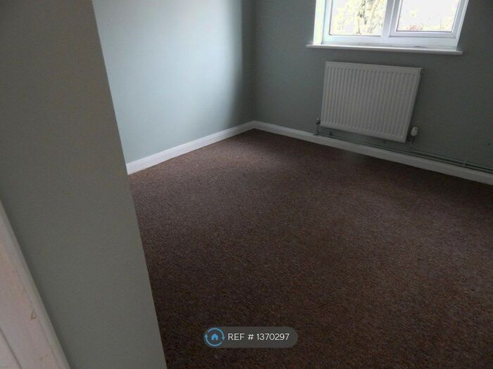 2 Bedroom Flat To Rent In St. Faiths Close, Gosport, PO12