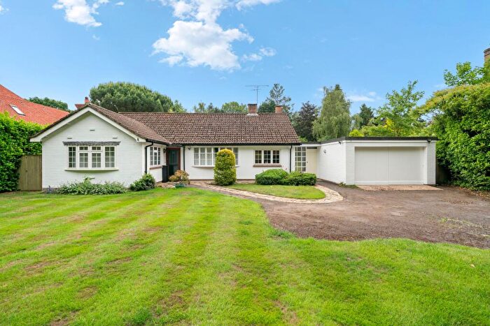 3 Bedroom Property To Rent In The Barton, Cobham, KT11
