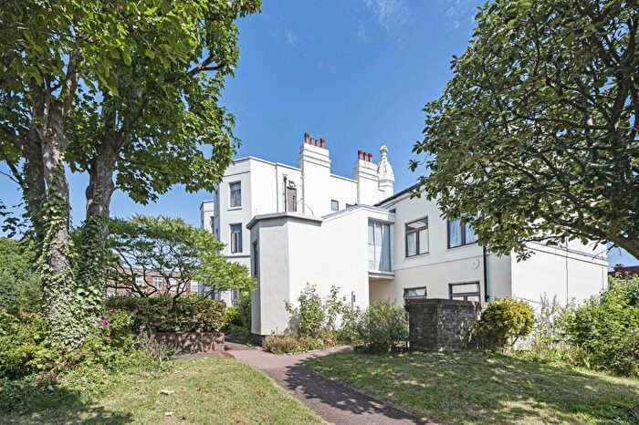 2 Bedroom Flat For Sale In Church Road, Leyton, London, E10