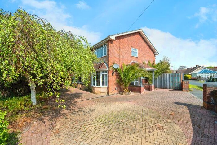 3 Bedroom House To Rent In Hollow Lane, Hayling Island, PO11