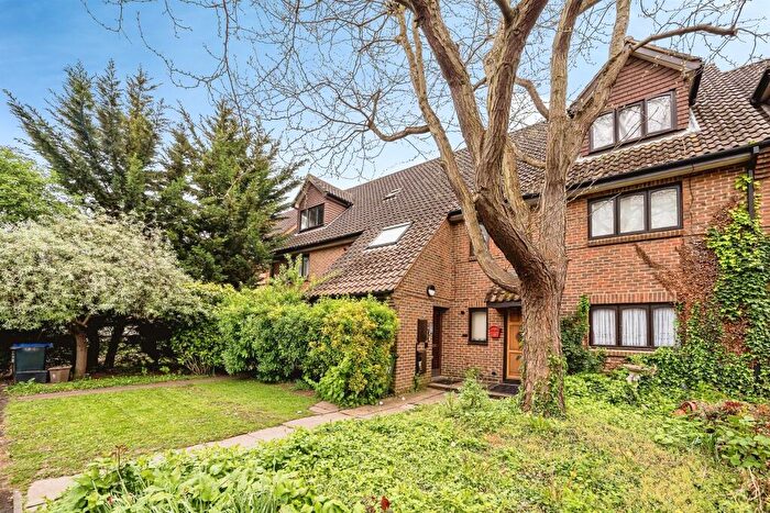 1 Bedroom Apartment For Sale In Coulson Way, Burnham, Slough, SL1