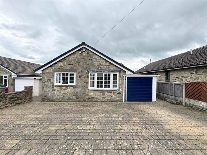 3 Bedroom Detached Bungalow To Rent In Westfield Avenue, Skelmanthorpe, Huddersfield, HD8