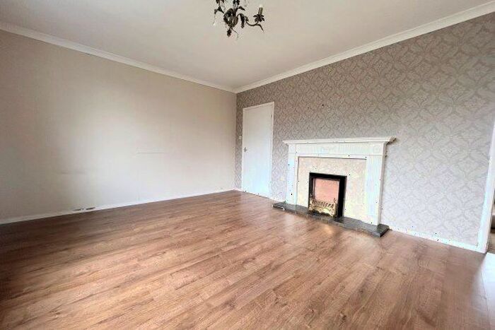 3 Bedroom Flat To Rent In Rydal Crescent, Manchester, M28