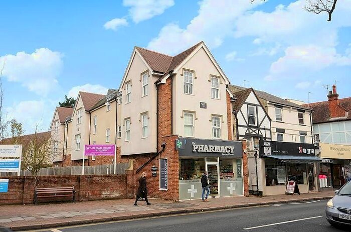 2 Bedroom Flat To Rent In Church Street, Weybridge, Surrey, KT13