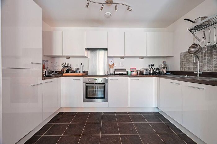 2 Bedroom Flat For Sale In Nelson Walk, Bow, London, E3