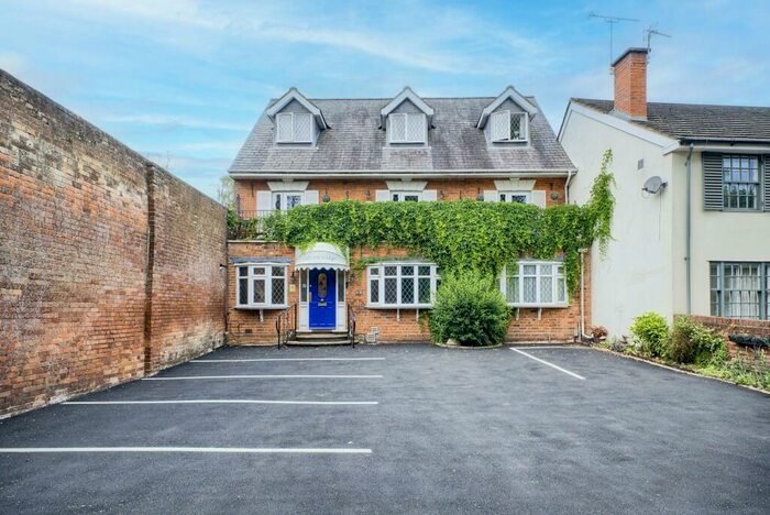 1 Bedroom Detached House To Rent In Warwick Road, Kenilworth, Warwickshire, CV8