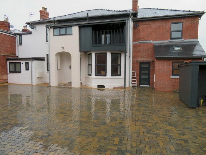 1 Bedroom Flat To Rent In The Lawns, Whitecross Road, Hereford, HR4