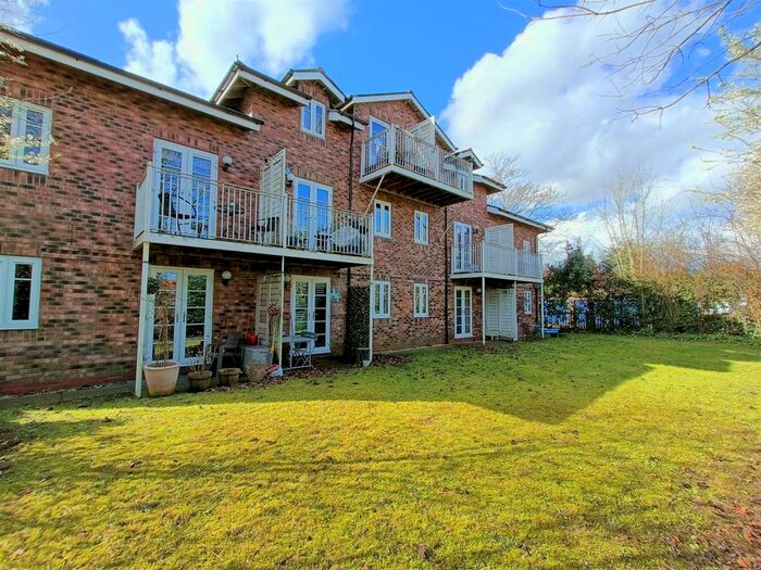 2 Bedroom Flat For Sale In Main Street, Fulford, York, YO10