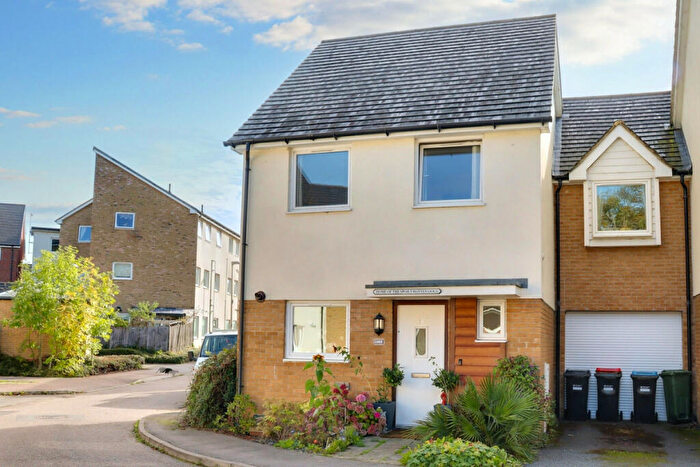3 Bedroom Link Detached House For Sale In Grove Corner, Milton Keynes, MK14