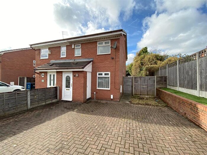 2 Bedroom Semi-Detached House For Sale In Rosamond Drive, Salford, M3