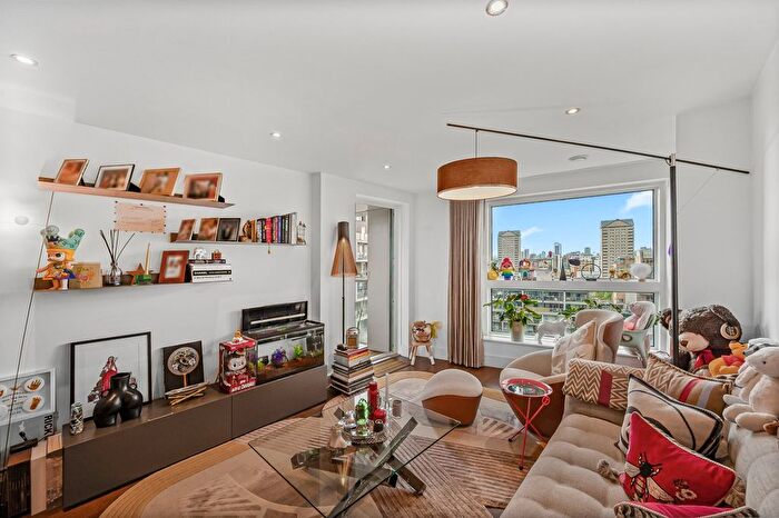 3 Bedroom Flat For Sale In Duckman Tower, Lincoln Plaza, E14