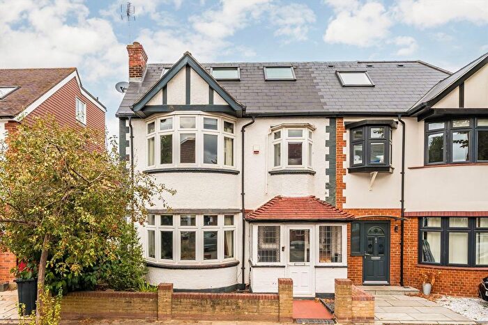 4 Bedroom Semi-Detached House For Sale In Chepstow Road, Hanwell, W7