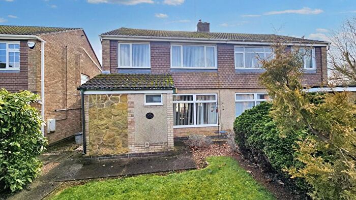 3 Bedroom Semi-Detached House For Sale In Northampton Road, Roade, NN7