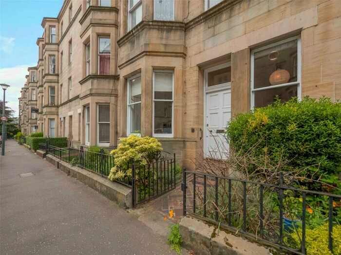 2 Bedroom Flat To Rent In Bruntsfield Gardens, Edinburgh, EH10
