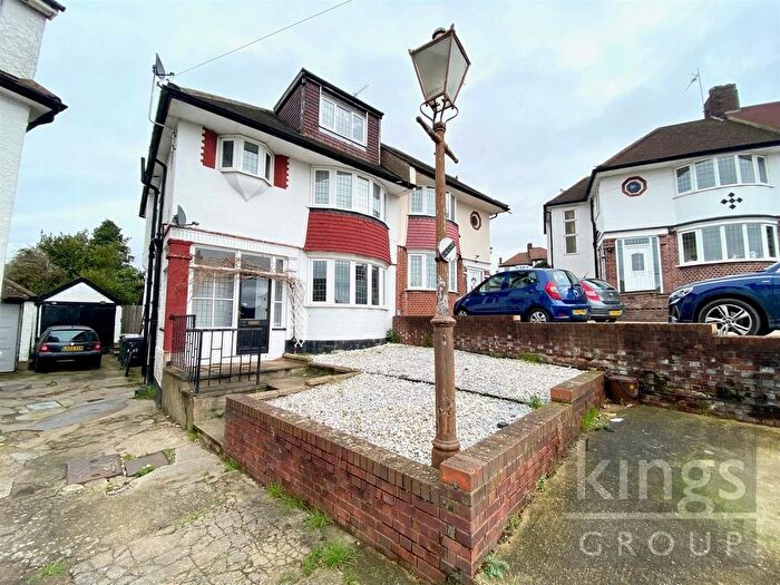 5 Bedroom Semi Detached House For Sale In Priory Close, London, E4