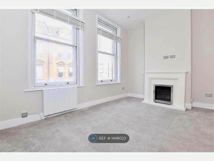 1 Bedroom Flat To Rent In Bedford Hill, London, SW12