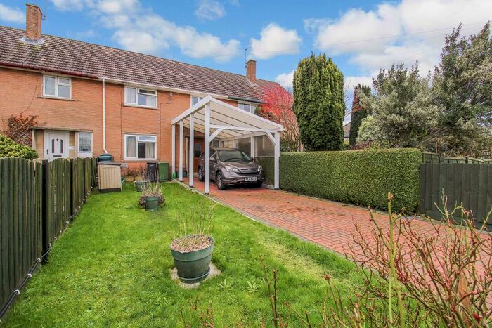 3 Bedroom Terraced House For Sale In Littlemoor Road, Weymouth, DT3