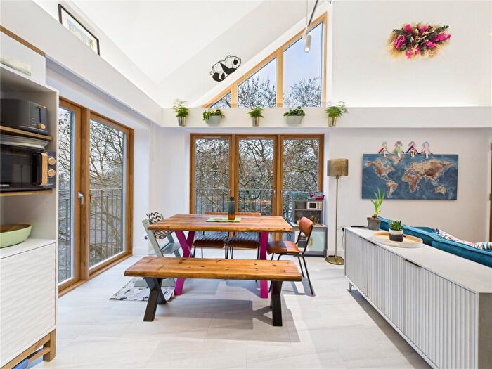 2 Bedroom Apartment For Sale In Redcross Street, Bristol, BS2