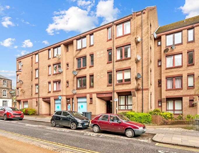 2 Bedroom Flat For Sale In Upper Craigs, Stirling, FK8