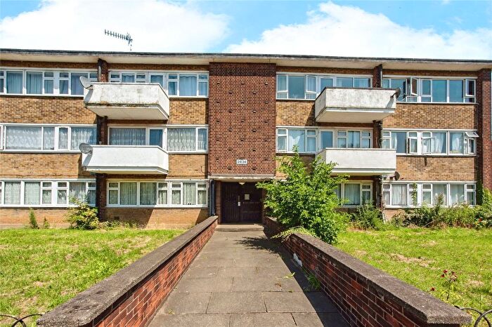 3 Bedroom Flat For Sale In Dock Road, Tilbury, Essex, RM18